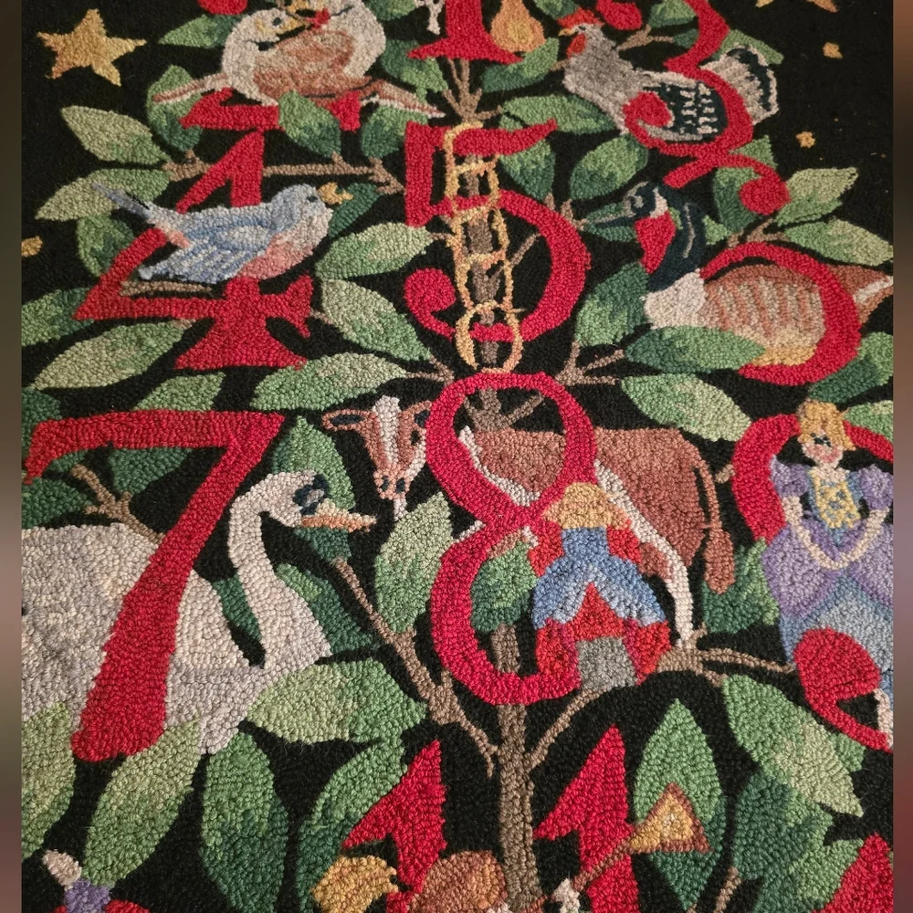 12 Days Of Christmas Vintage Festive Holiday Tree Rug with Colorful Design